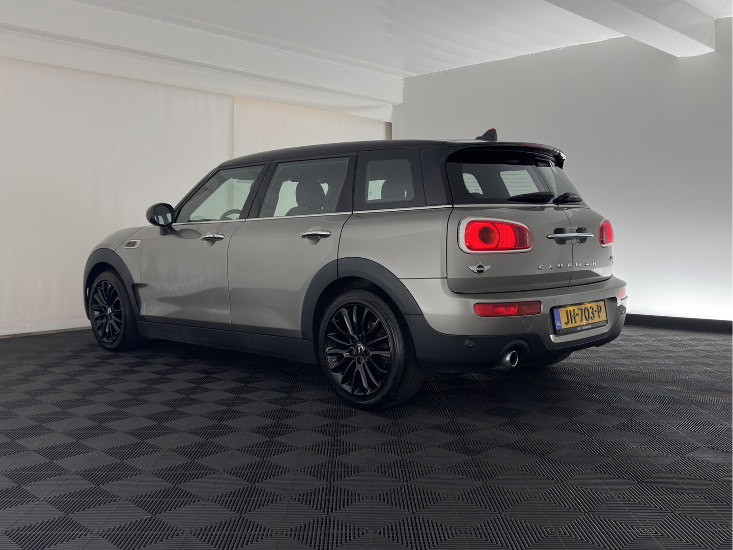 MINI Clubman 2.0 Cooper D Serious Business Aut. *LEATHER-FABRIC | FULL-LED | HARMAN/KARDON | SPORTSEATS | KEYLESS | NAVI-FULLMAP | ECC | PDC | CRUISE | AMBIENTLIGHT | 17''ALU*