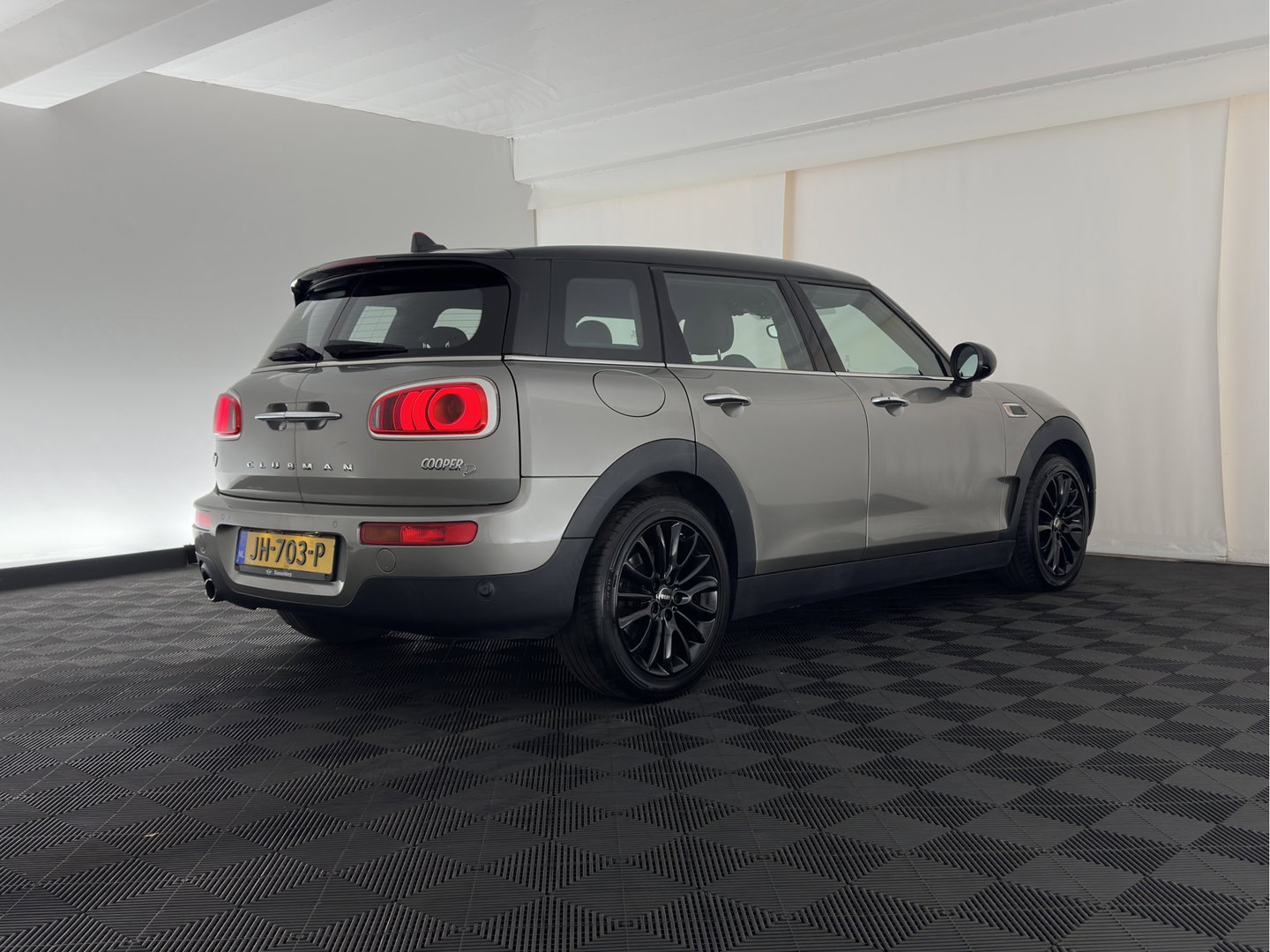 MINI Clubman 2.0 Cooper D Serious Business Aut. *LEATHER-FABRIC | FULL-LED | HARMAN/KARDON | SPORTSEATS | KEYLESS | NAVI-FULLMAP | ECC | PDC | CRUISE | AMBIENTLIGHT | 17''ALU*