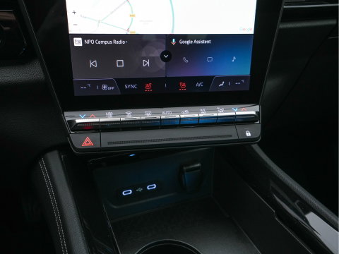 Renault Austral 1.2 E-Tech full hybrid 200 techno (INCL-BTW) *LEATHER-FABRIC | FULL-LED | HEATED-COMFORTSEATS | DIGI-COCKPIT | BLINDSPOT | CAMERA | NAVI-FULLMAP | KEYLESS | PRIVACY-GLASS | SHIFTPADDLES | CARPLAY | TOWBAR | 19''ALU *