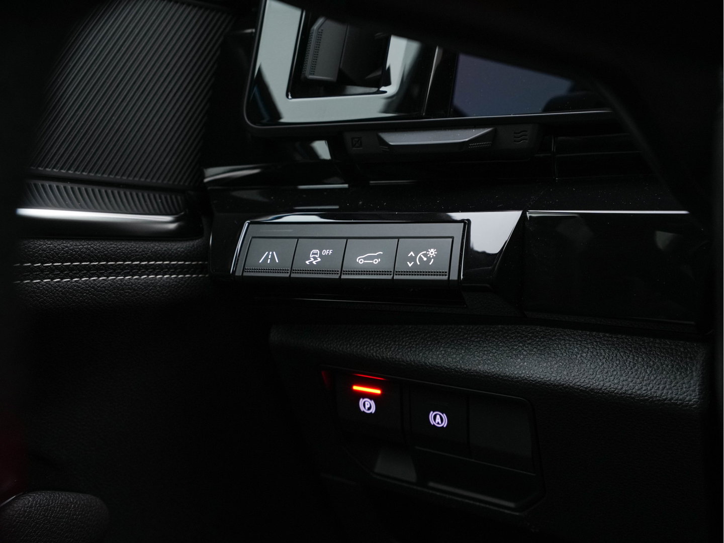 Renault Austral 1.2 E-Tech full hybrid 200 techno (INCL-BTW) *LEATHER-FABRIC | FULL-LED | HEATED-COMFORTSEATS | DIGI-COCKPIT | BLINDSPOT | CAMERA | NAVI-FULLMAP | KEYLESS | PRIVACY-GLASS | SHIFTPADDLES | CARPLAY | TOWBAR | 19''ALU *