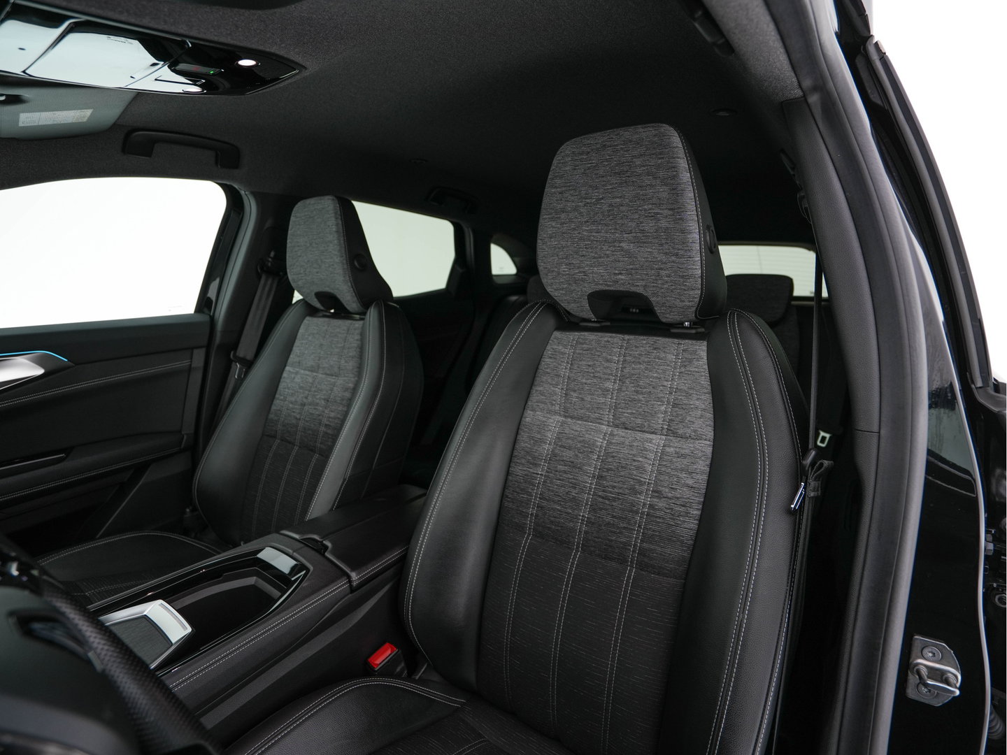 Renault Austral 1.2 E-Tech full hybrid 200 techno (INCL-BTW) *LEATHER-FABRIC | FULL-LED | HEATED-COMFORTSEATS | DIGI-COCKPIT | BLINDSPOT | CAMERA | NAVI-FULLMAP | KEYLESS | PRIVACY-GLASS | SHIFTPADDLES | CARPLAY | TOWBAR | 19''ALU *