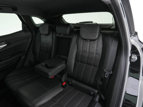 Renault Austral 1.2 E-Tech full hybrid 200 techno (INCL-BTW) *LEATHER-FABRIC | FULL-LED | HEATED-COMFORTSEATS | DIGI-COCKPIT | BLINDSPOT | CAMERA | NAVI-FULLMAP | KEYLESS | PRIVACY-GLASS | SHIFTPADDLES | CARPLAY | TOWBAR | 19''ALU *