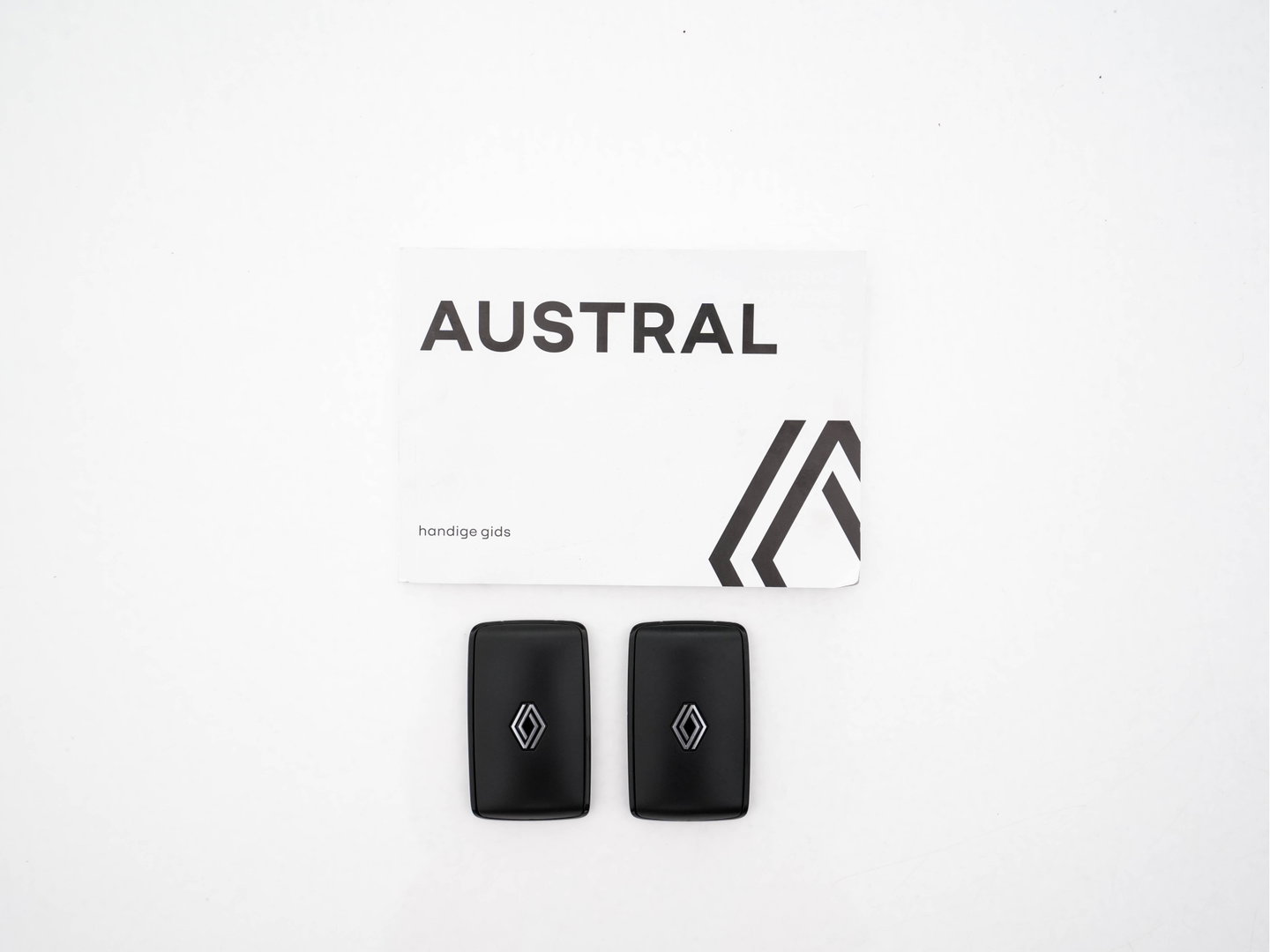 Renault Austral 1.2 E-Tech full hybrid 200 techno (INCL-BTW) *LEATHER-FABRIC | FULL-LED | HEATED-COMFORTSEATS | DIGI-COCKPIT | BLINDSPOT | CAMERA | NAVI-FULLMAP | KEYLESS | PRIVACY-GLASS | SHIFTPADDLES | CARPLAY | TOWBAR | 19''ALU *
