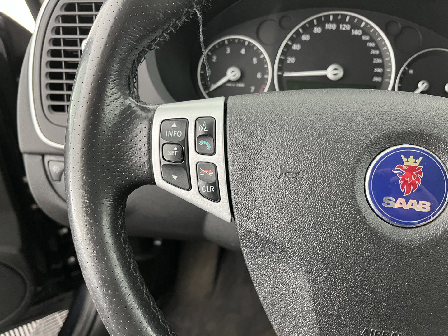 Saab 9-3 Sport Estate 1.8t Vector Aut. *LEATHER-FABRIC | XENON | NAVI-FULLMAP | HEATED-COMFORTSEATS | PRIVACY-GLASS | ECC | PDC | TOWBAR | CRUISE | 17''ALU*
