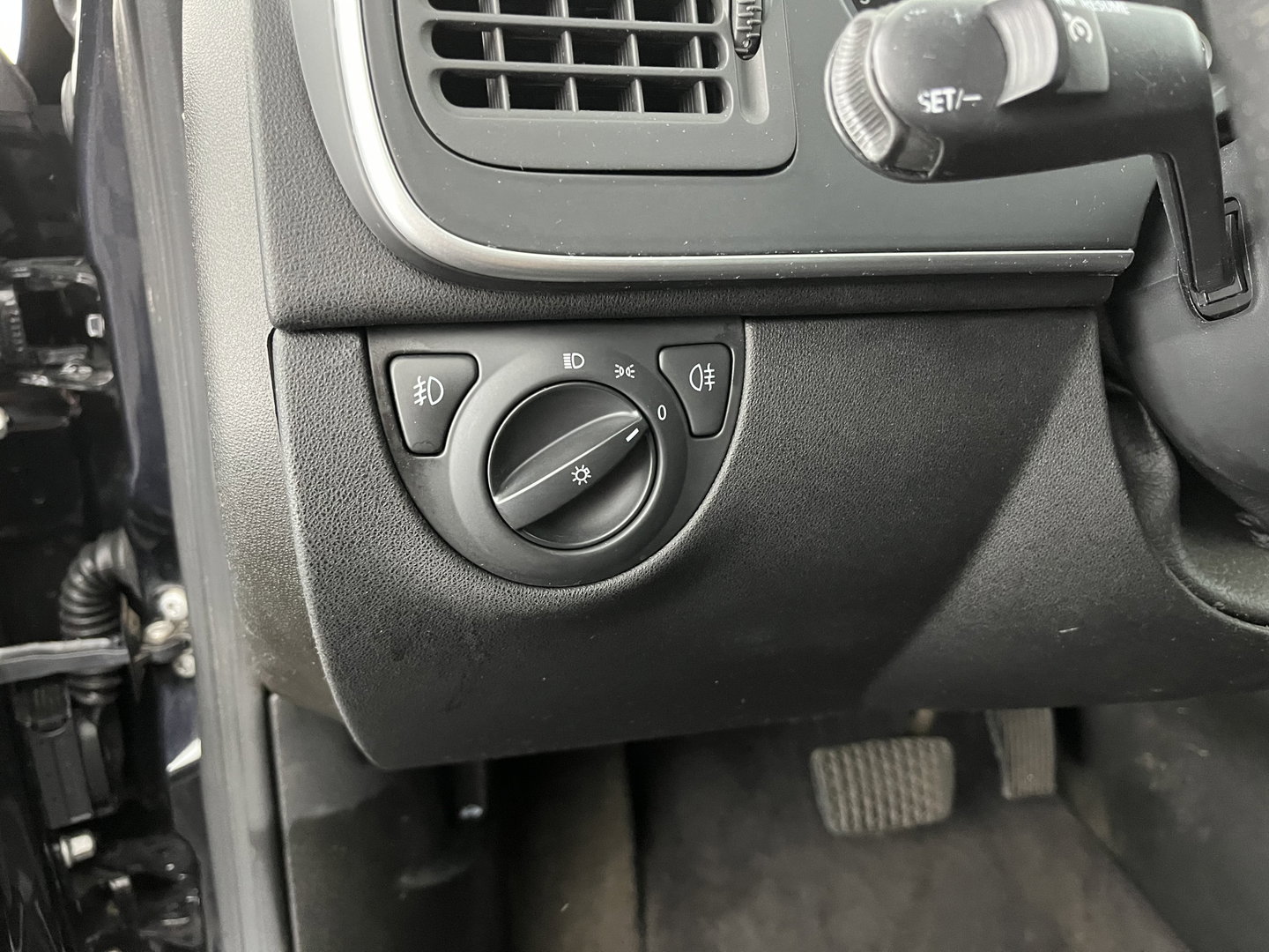 Saab 9-3 Sport Estate 1.8t Vector Aut. *LEATHER-FABRIC | XENON | NAVI-FULLMAP | HEATED-COMFORTSEATS | PRIVACY-GLASS | ECC | PDC | TOWBAR | CRUISE | 17''ALU*