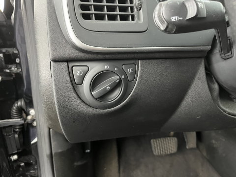 Saab 9-3 Sport Estate 1.8t Vector Aut. *LEATHER-FABRIC | XENON | NAVI-FULLMAP | HEATED-COMFORTSEATS | PRIVACY-GLASS | ECC | PDC | TOWBAR | CRUISE | 17''ALU*