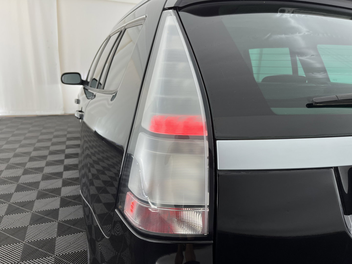 Saab 9-3 Sport Estate 1.8t Vector Aut. *LEATHER-FABRIC | XENON | NAVI-FULLMAP | HEATED-COMFORTSEATS | PRIVACY-GLASS | ECC | PDC | TOWBAR | CRUISE | 17''ALU*