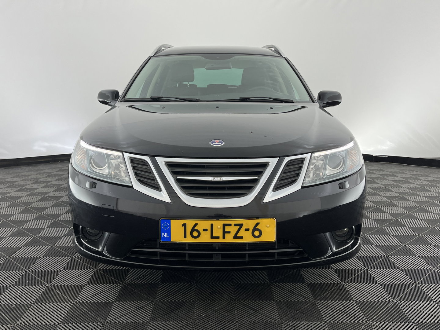 Saab 9-3 Sport Estate 1.8t Vector Aut. *LEATHER-FABRIC | XENON | NAVI-FULLMAP | HEATED-COMFORTSEATS | PRIVACY-GLASS | ECC | PDC | TOWBAR | CRUISE | 17''ALU*