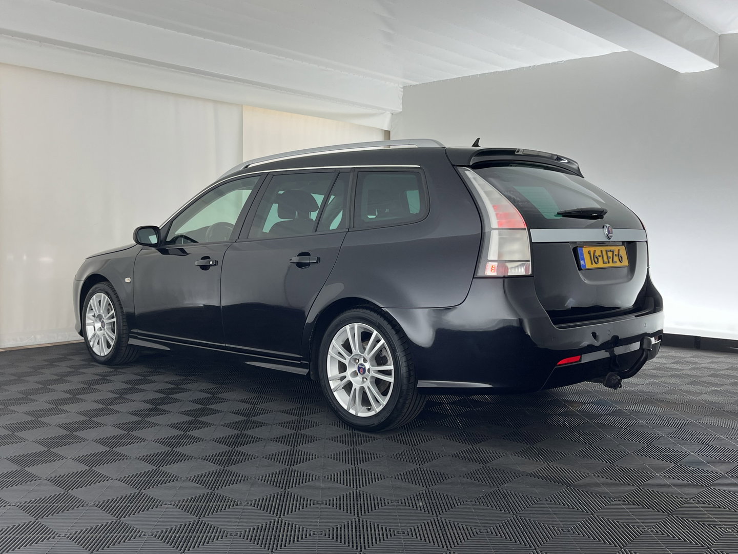 Saab 9-3 Sport Estate 1.8t Vector Aut. *LEATHER-FABRIC | XENON | NAVI-FULLMAP | HEATED-COMFORTSEATS | PRIVACY-GLASS | ECC | PDC | TOWBAR | CRUISE | 17''ALU*