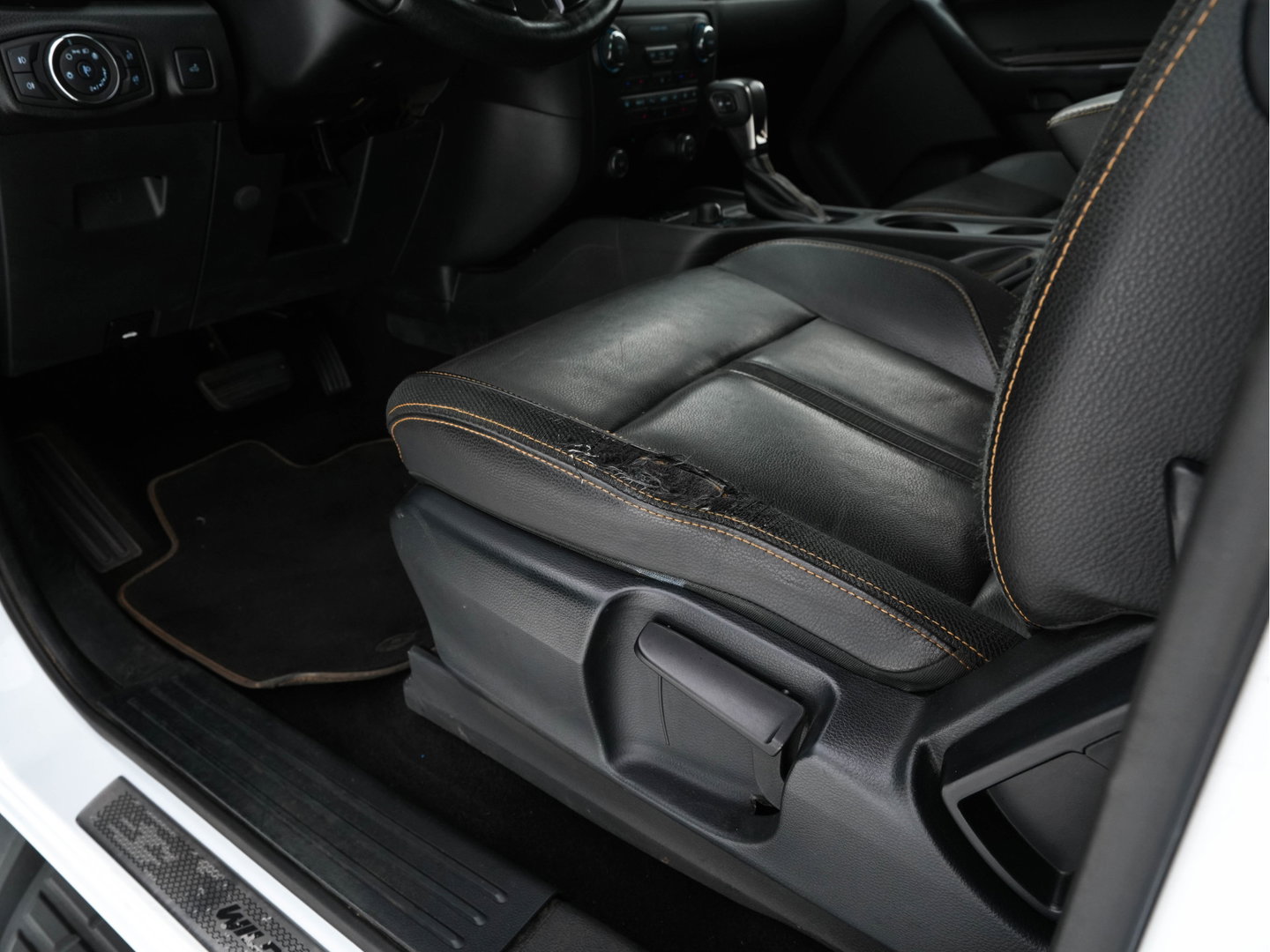 Ford Ranger 2.0 EcoBlue Wildtrak Supercab AWD Aut. *FULL-LED | LEATHER-ALCANTARA | ADAPTIVE-CRUISE | HEATED-COMFORTSEATS | CAMERA | KEYLESS | NAVI-FULLMAP | PRIVACY-GLASS | DAB+ | ECC | PDC | CRUISE | TOWBAR | FORD-SYNC-3 | 18''ALU*