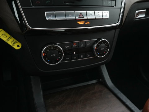 Mercedes-Benz GLE Coupé 400 4MATIC Aut. *LEATHER | FULL-LED | MEMORY-PACK | HEATED-CONTOURSEATS | CAMERA | NAVI-FULLMAP | TOPVIEW | SHIFTPADDLES | AMBIENTLIGHT | ECC | HEAD-UP | PDC | CRUISE | TOWBAR | 20''ALU*