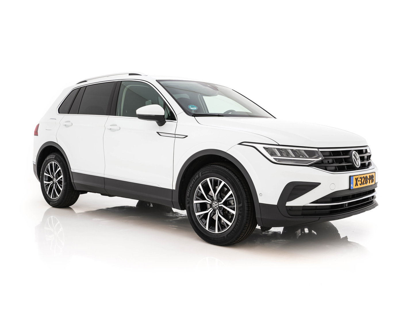 Volkswagen Tiguan 1.5 TSI Life Business Mild-Hybrid (INCL-BTW) Aut. *FULL-LED | ERGONOMIC-SPORTSEATS | KEYLESS | DAB | CARPLAY | ADAPTIVE-CRUISE | PRIVACY-GLASS | NAVI-FULLMAP | DIGI-COCKPIT | SHIFTPADDLES | ECC | HEATED-SEATS | PDC | TOWBAR |