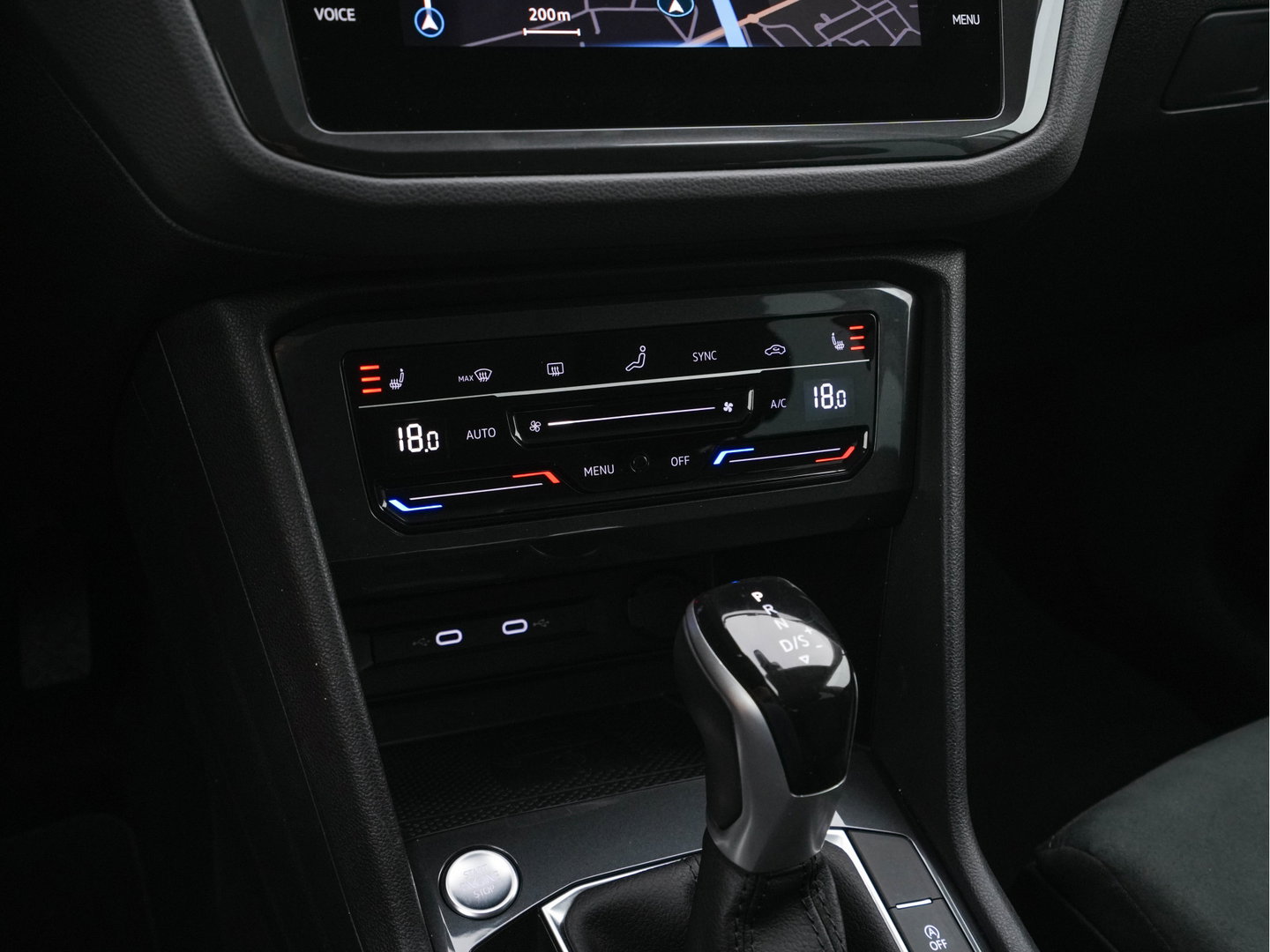 Volkswagen Tiguan 1.5 TSI Life Business Mild-Hybrid (INCL-BTW) Aut. *FULL-LED | ERGONOMIC-SPORTSEATS | KEYLESS | DAB | CARPLAY | ADAPTIVE-CRUISE | PRIVACY-GLASS | NAVI-FULLMAP | DIGI-COCKPIT | SHIFTPADDLES | ECC | HEATED-SEATS | PDC | TOWBAR |