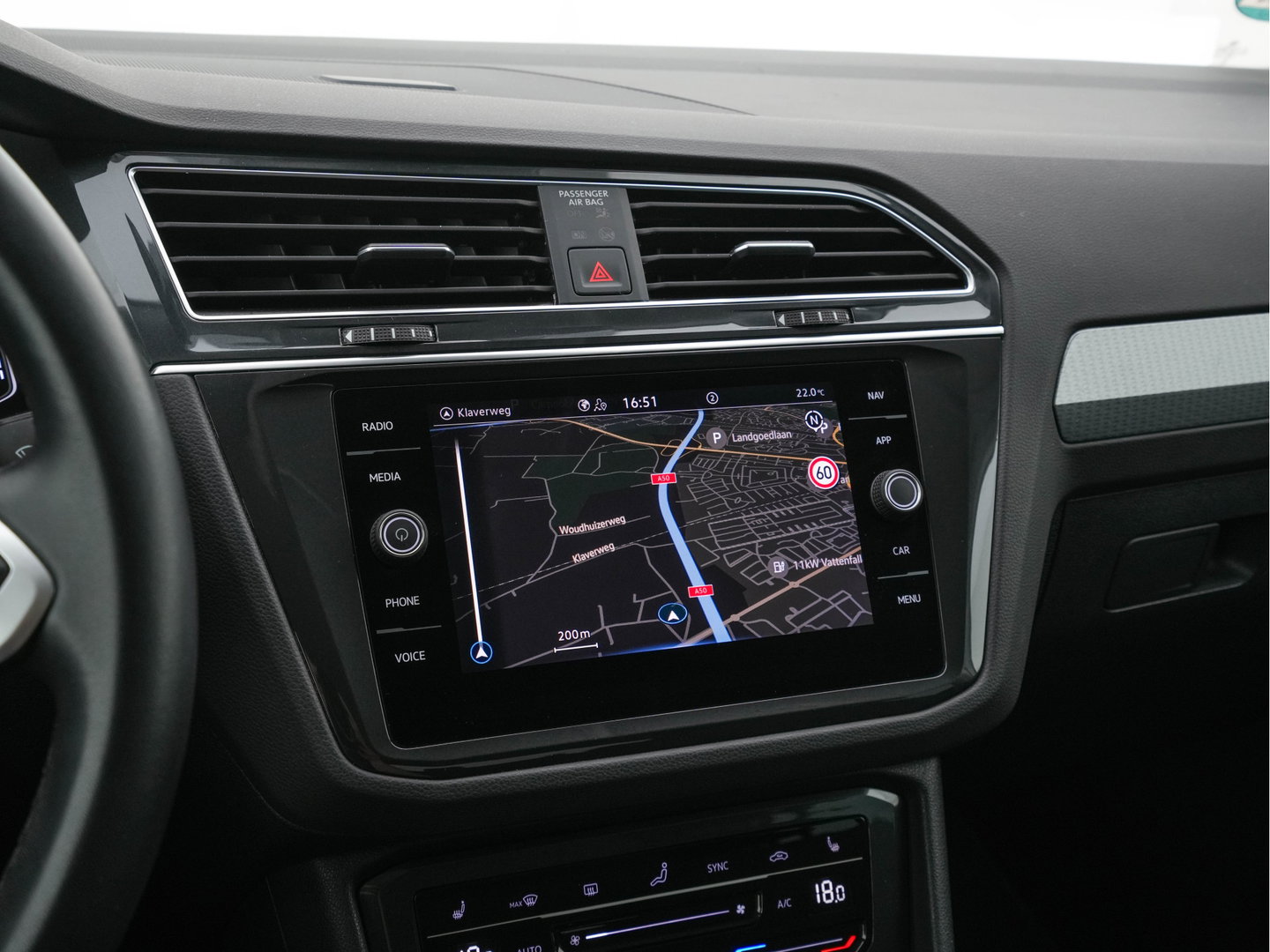 Volkswagen Tiguan 1.5 TSI Life Business Mild-Hybrid (INCL-BTW) Aut. *FULL-LED | ERGONOMIC-SPORTSEATS | KEYLESS | DAB | CARPLAY | ADAPTIVE-CRUISE | PRIVACY-GLASS | NAVI-FULLMAP | DIGI-COCKPIT | SHIFTPADDLES | ECC | HEATED-SEATS | PDC | TOWBAR |