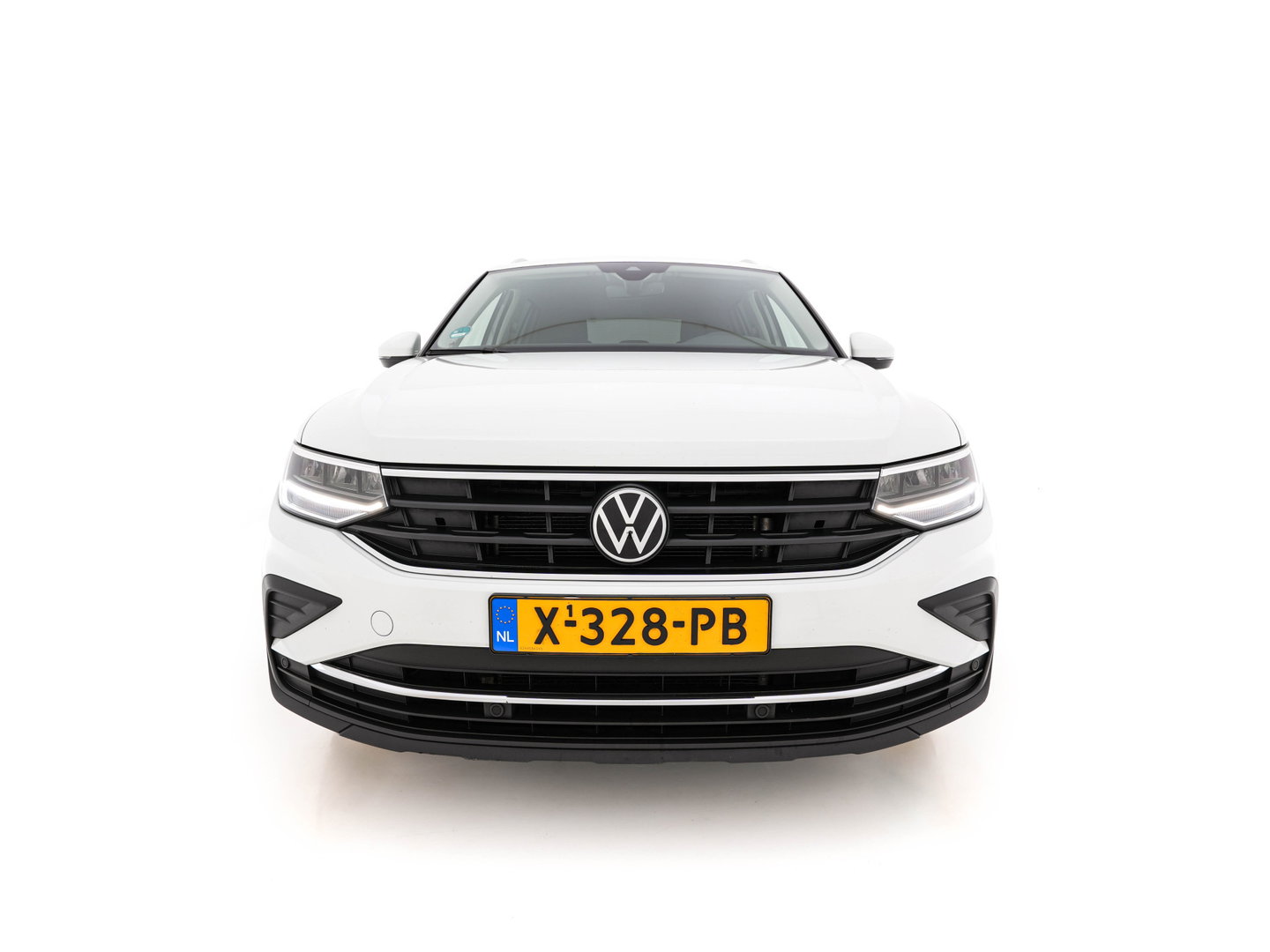 Volkswagen Tiguan 1.5 TSI Life Business Mild-Hybrid (INCL-BTW) Aut. *FULL-LED | ERGONOMIC-SPORTSEATS | KEYLESS | DAB | CARPLAY | ADAPTIVE-CRUISE | PRIVACY-GLASS | NAVI-FULLMAP | DIGI-COCKPIT | SHIFTPADDLES | ECC | HEATED-SEATS | PDC | TOWBAR |
