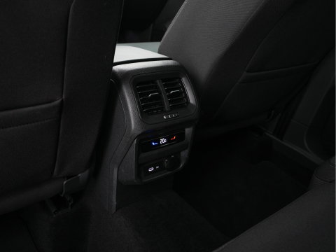 Volkswagen Tiguan 1.5 TSI Life Business Mild-Hybrid (INCL-BTW) Aut. *FULL-LED | ERGONOMIC-SPORTSEATS | KEYLESS | DAB | CARPLAY | ADAPTIVE-CRUISE | PRIVACY-GLASS | NAVI-FULLMAP | DIGI-COCKPIT | SHIFTPADDLES | ECC | HEATED-SEATS | PDC | TOWBAR |