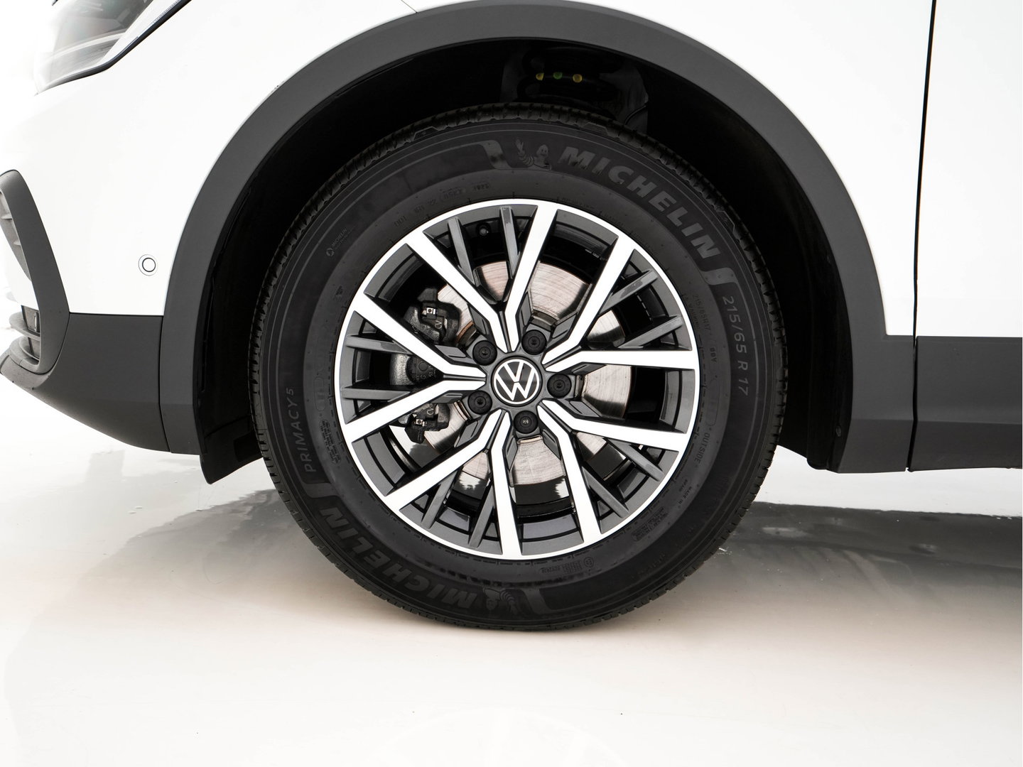 Volkswagen Tiguan 1.5 TSI Life Business Mild-Hybrid (INCL-BTW) Aut. *FULL-LED | ERGONOMIC-SPORTSEATS | KEYLESS | DAB | CARPLAY | ADAPTIVE-CRUISE | PRIVACY-GLASS | NAVI-FULLMAP | DIGI-COCKPIT | SHIFTPADDLES | ECC | HEATED-SEATS | PDC | TOWBAR |