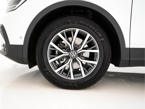 Volkswagen Tiguan 1.5 TSI Life Business Mild-Hybrid (INCL-BTW) Aut. *FULL-LED | ERGONOMIC-SPORTSEATS | KEYLESS | DAB | CARPLAY | ADAPTIVE-CRUISE | PRIVACY-GLASS | NAVI-FULLMAP | DIGI-COCKPIT | SHIFTPADDLES | ECC | HEATED-SEATS | PDC | TOWBAR |