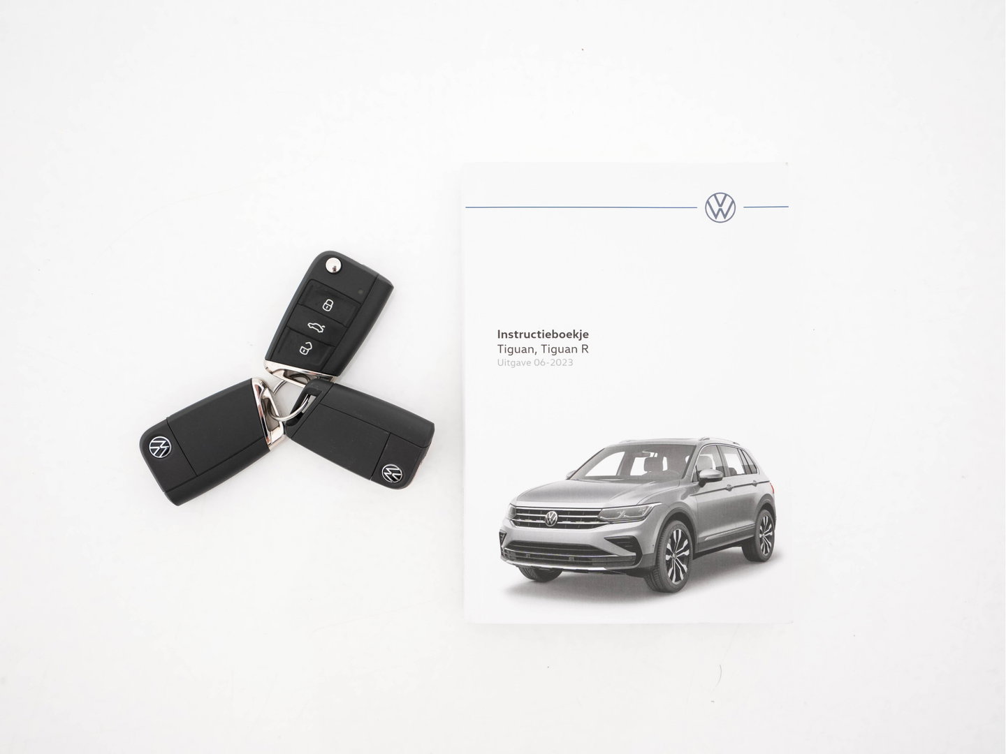 Volkswagen Tiguan 1.5 TSI Life Business Mild-Hybrid (INCL-BTW) Aut. *FULL-LED | ERGONOMIC-SPORTSEATS | KEYLESS | DAB | CARPLAY | ADAPTIVE-CRUISE | PRIVACY-GLASS | NAVI-FULLMAP | DIGI-COCKPIT | SHIFTPADDLES | ECC | HEATED-SEATS | PDC | TOWBAR |
