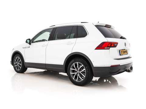 Volkswagen Tiguan 1.5 TSI Life Business Mild-Hybrid (INCL-BTW) Aut. *FULL-LED | ERGONOMIC-SPORTSEATS | KEYLESS | DAB | CARPLAY | ADAPTIVE-CRUISE | PRIVACY-GLASS | NAVI-FULLMAP | DIGI-COCKPIT | SHIFTPADDLES | ECC | HEATED-SEATS | PDC | TOWBAR |