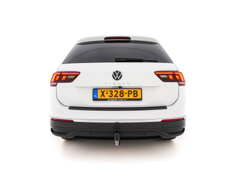 Volkswagen Tiguan 1.5 TSI Life Business Mild-Hybrid (INCL-BTW) Aut. *FULL-LED | ERGONOMIC-SPORTSEATS | KEYLESS | DAB | CARPLAY | ADAPTIVE-CRUISE | PRIVACY-GLASS | NAVI-FULLMAP | DIGI-COCKPIT | SHIFTPADDLES | ECC | HEATED-SEATS | PDC | TOWBAR |