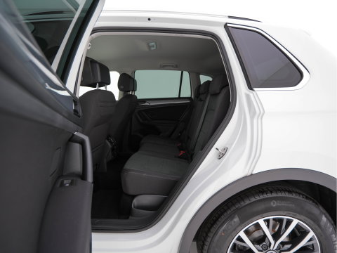 Volkswagen Tiguan 1.5 TSI Life Business Mild-Hybrid (INCL-BTW) Aut. *FULL-LED | ERGONOMIC-SPORTSEATS | KEYLESS | DAB | CARPLAY | ADAPTIVE-CRUISE | PRIVACY-GLASS | NAVI-FULLMAP | DIGI-COCKPIT | SHIFTPADDLES | ECC | HEATED-SEATS | PDC | TOWBAR |