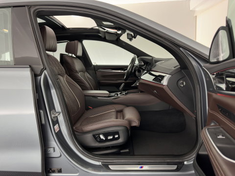 BMW 6 Serie Gran Turismo 640i xDrive M-Sportpack High Executive Aut. *PANO | LEATHER | BOWERS&WILKINS | BLINDSPOT | MEMORY-PACK | NIGHTVISION | TOPVIEW | DIGI-COCKPIT | HEATED-COMFORTSEATS | HEAD-UP | ADAPTIVE-CRUISE | KEYLESS | TOWBAR | SOFTCLOSE | 20''A