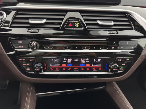 BMW 6 Serie Gran Turismo 640i xDrive M-Sportpack High Executive Aut. *PANO | LEATHER | BOWERS&WILKINS | BLINDSPOT | MEMORY-PACK | NIGHTVISION | TOPVIEW | DIGI-COCKPIT | HEATED-COMFORTSEATS | HEAD-UP | ADAPTIVE-CRUISE | KEYLESS | TOWBAR | SOFTCLOSE | 20''A