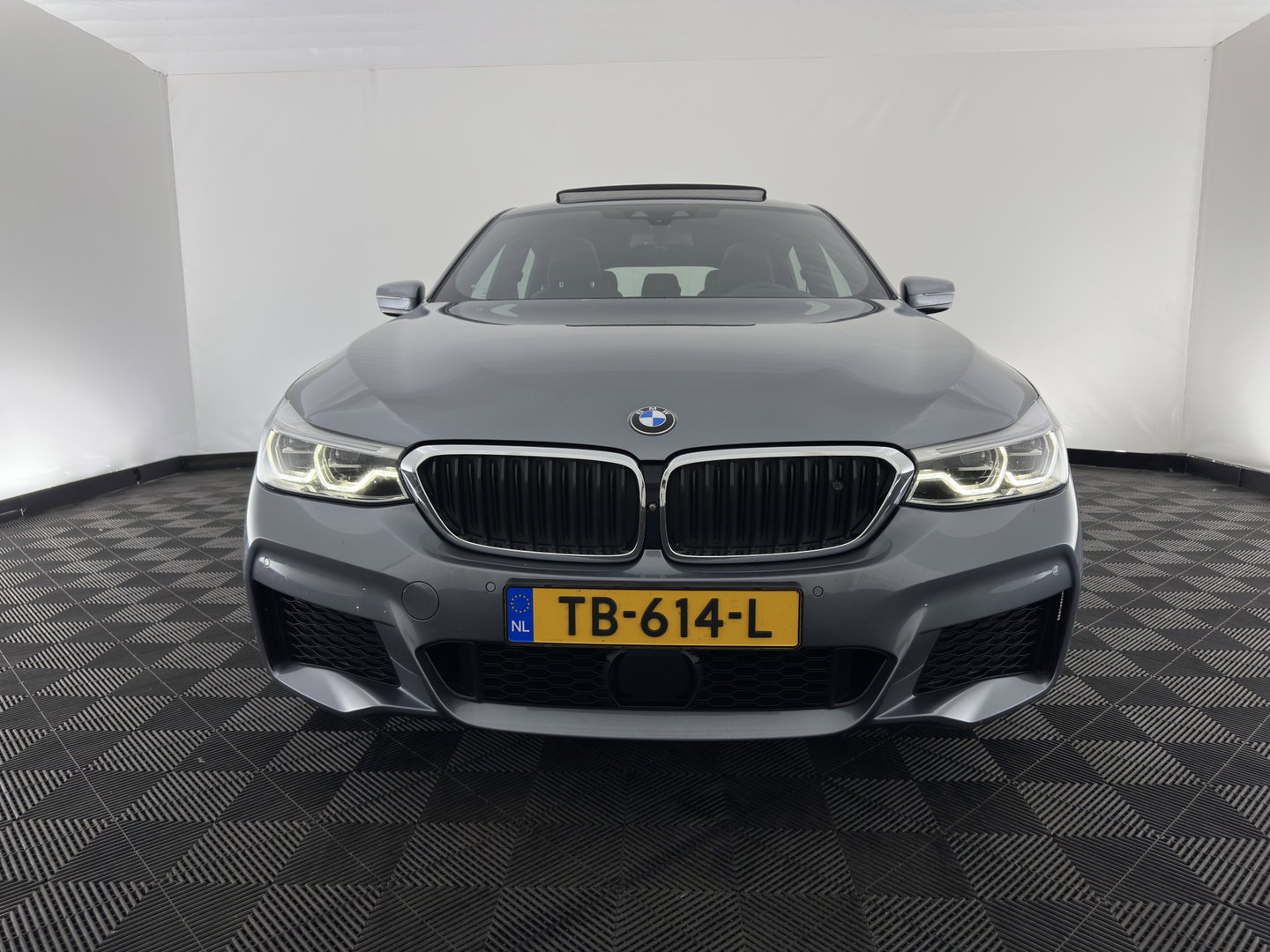 BMW 6 Serie Gran Turismo 640i xDrive M-Sportpack High Executive Aut. *PANO | LEATHER | BOWERS&WILKINS | BLINDSPOT | MEMORY-PACK | NIGHTVISION | TOPVIEW | DIGI-COCKPIT | HEATED-COMFORTSEATS | HEAD-UP | ADAPTIVE-CRUISE | KEYLESS | TOWBAR | SOFTCLOSE | 20''A
