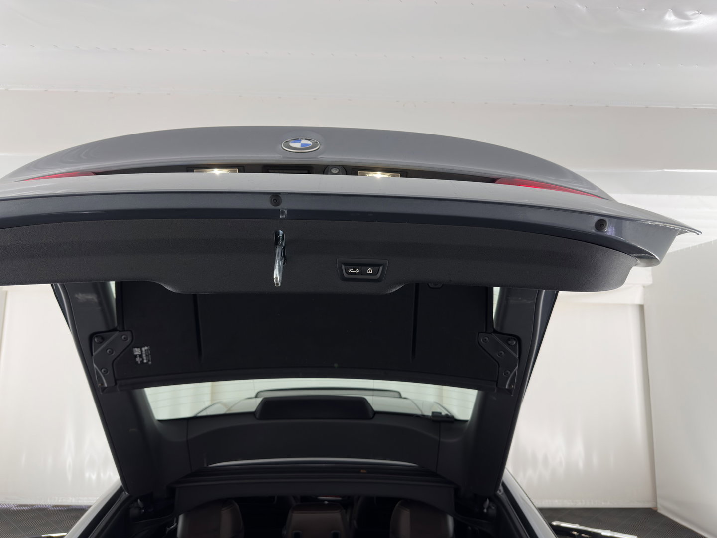 BMW 6 Serie Gran Turismo 640i xDrive M-Sportpack High Executive Aut. *PANO | LEATHER | BOWERS&WILKINS | BLINDSPOT | MEMORY-PACK | NIGHTVISION | TOPVIEW | DIGI-COCKPIT | HEATED-COMFORTSEATS | HEAD-UP | ADAPTIVE-CRUISE | KEYLESS | TOWBAR | SOFTCLOSE | 20''A