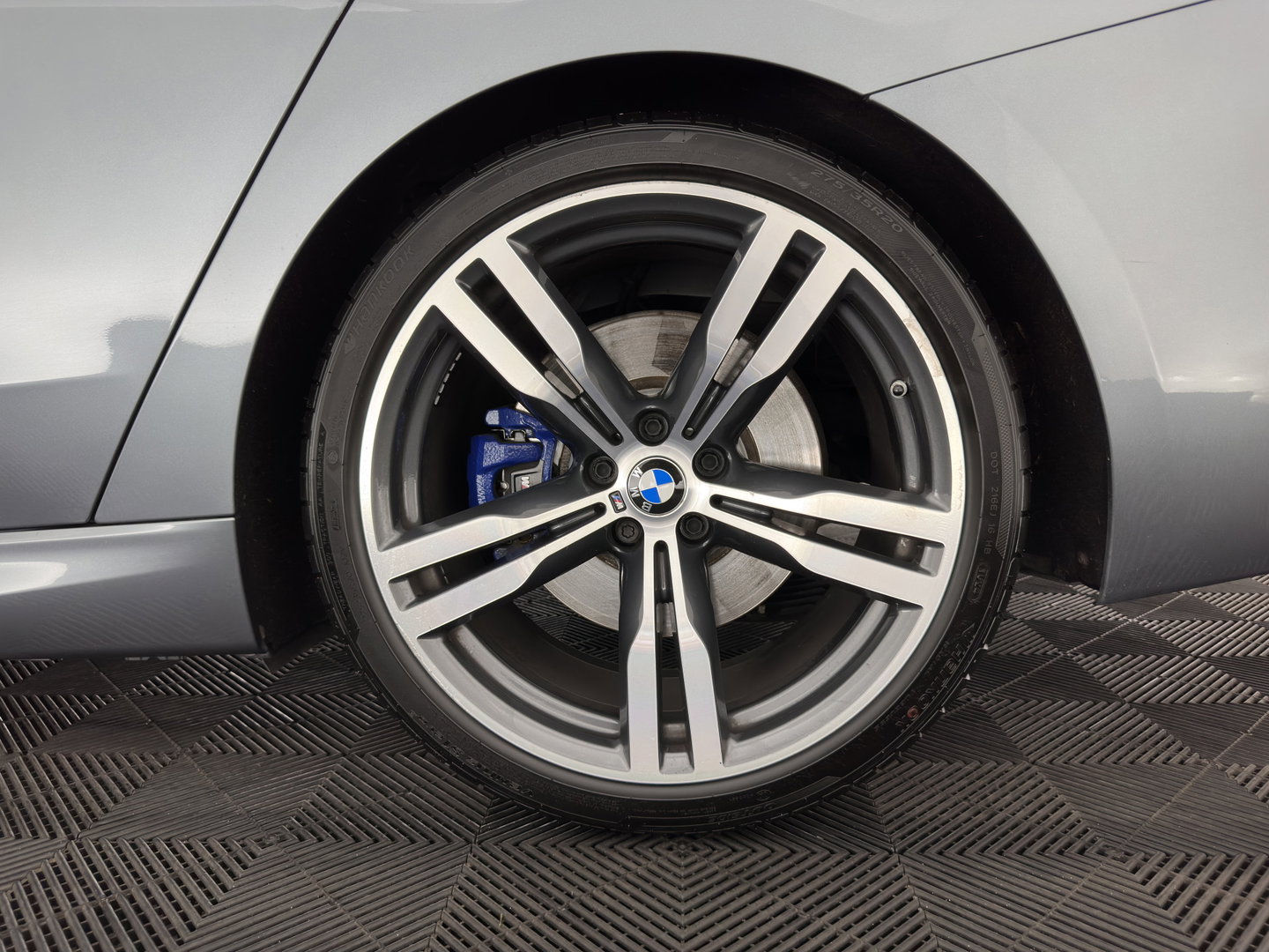 BMW 6 Serie Gran Turismo 640i xDrive M-Sportpack High Executive Aut. *PANO | LEATHER | BOWERS&WILKINS | BLINDSPOT | MEMORY-PACK | NIGHTVISION | TOPVIEW | DIGI-COCKPIT | HEATED-COMFORTSEATS | HEAD-UP | ADAPTIVE-CRUISE | KEYLESS | TOWBAR | SOFTCLOSE | 20''A