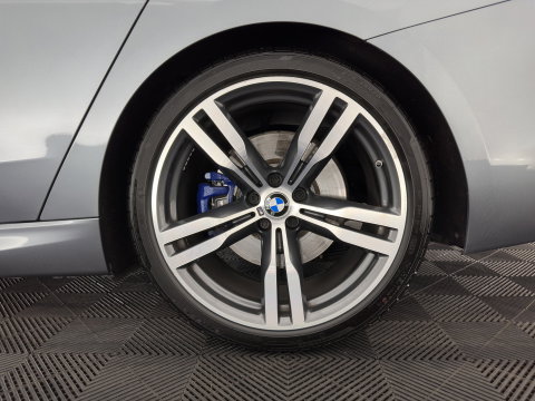 BMW 6 Serie Gran Turismo 640i xDrive M-Sportpack High Executive Aut. *PANO | LEATHER | BOWERS&WILKINS | BLINDSPOT | MEMORY-PACK | NIGHTVISION | TOPVIEW | DIGI-COCKPIT | HEATED-COMFORTSEATS | HEAD-UP | ADAPTIVE-CRUISE | KEYLESS | TOWBAR | SOFTCLOSE | 20''A