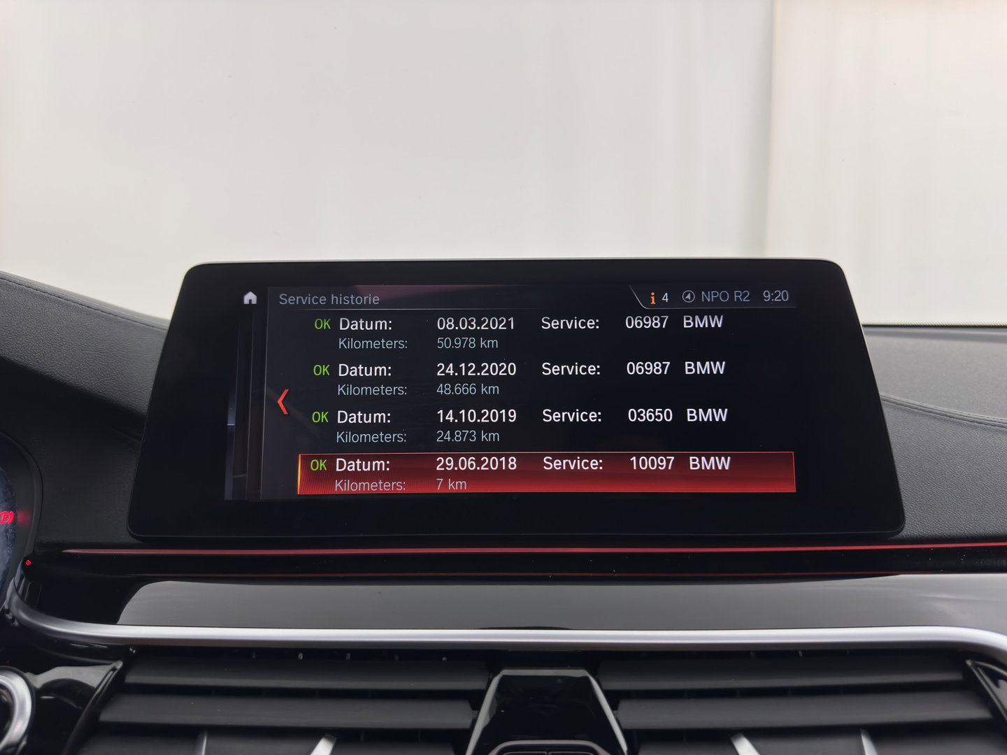 BMW 6 Serie Gran Turismo 640i xDrive M-Sportpack High Executive Aut. *PANO | LEATHER | BOWERS&WILKINS | BLINDSPOT | MEMORY-PACK | NIGHTVISION | TOPVIEW | DIGI-COCKPIT | HEATED-COMFORTSEATS | HEAD-UP | ADAPTIVE-CRUISE | KEYLESS | TOWBAR | SOFTCLOSE | 20''A
