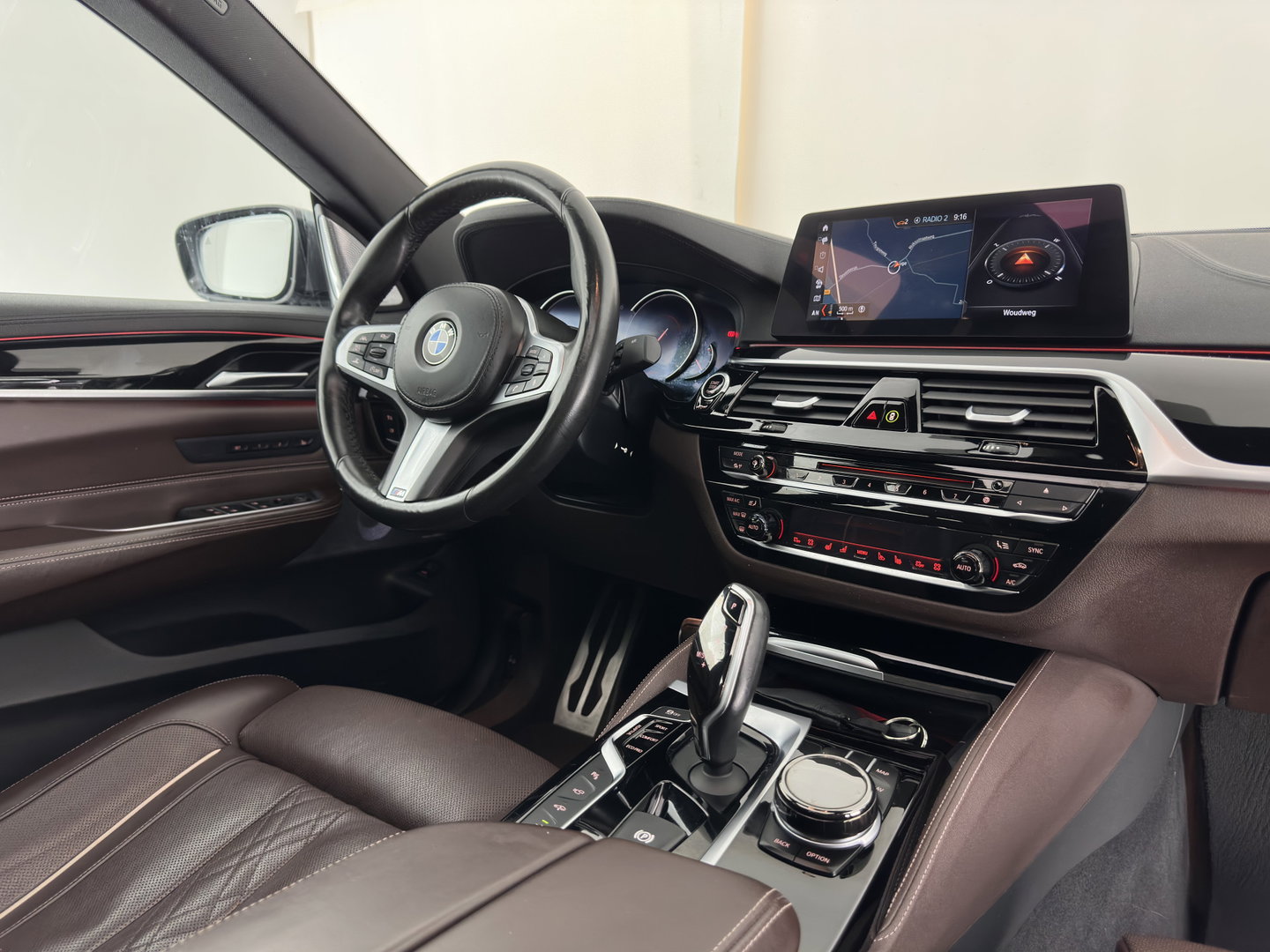 BMW 6 Serie Gran Turismo 640i xDrive M-Sportpack High Executive Aut. *PANO | LEATHER | BOWERS&WILKINS | BLINDSPOT | MEMORY-PACK | NIGHTVISION | TOPVIEW | DIGI-COCKPIT | HEATED-COMFORTSEATS | HEAD-UP | ADAPTIVE-CRUISE | KEYLESS | TOWBAR | SOFTCLOSE | 20''A