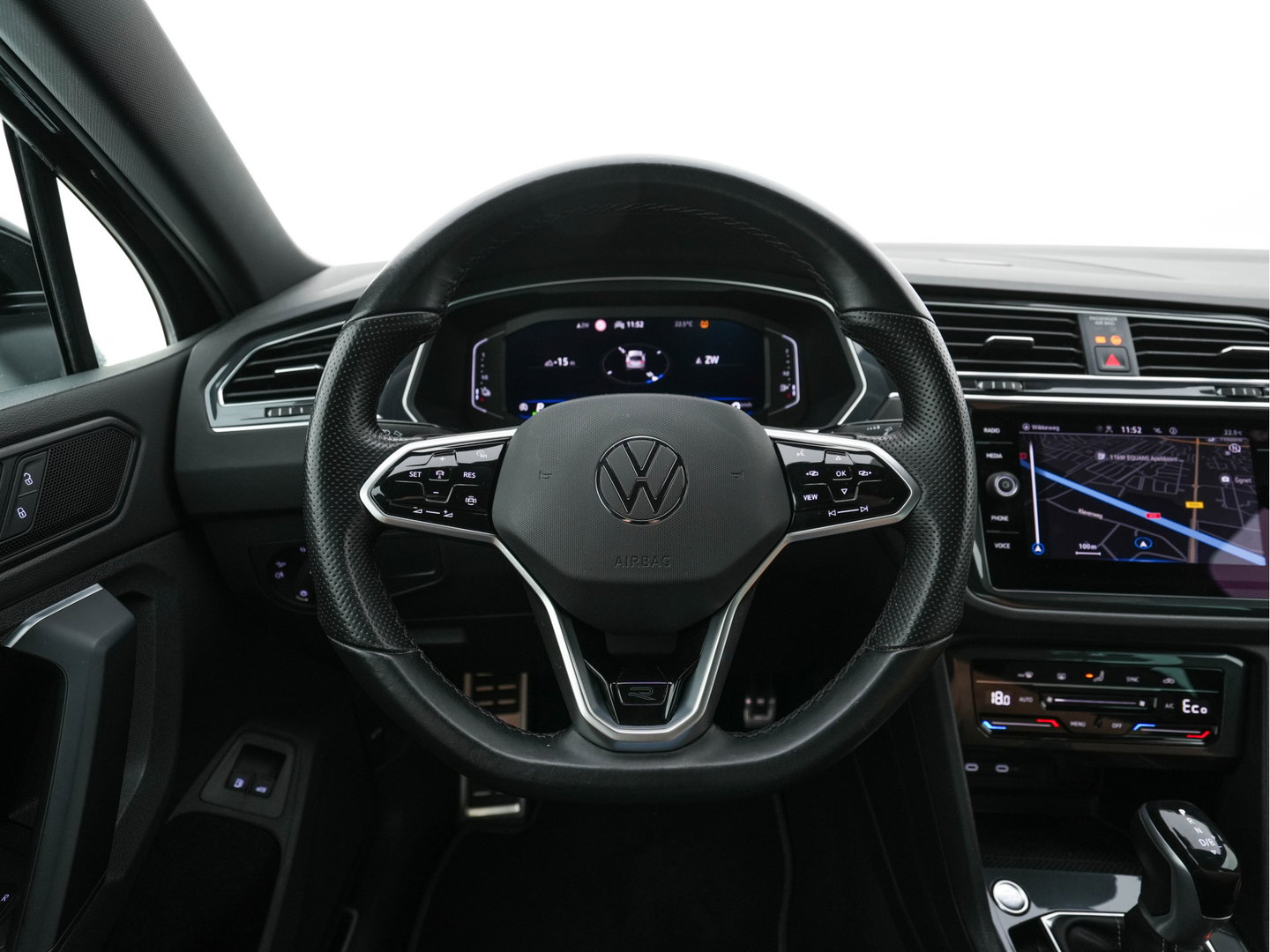 Volkswagen Tiguan 1.4 TSI eHybrid R-Line Business+ (Plug-in) (INCL-BTW) Aut. *LEATHER-FABRIC | FULL-LED | ADAPTIVE-CRUISE | CAMERA | DIGI-COCKPIT | KEYLESS | PRIVACY-GLASS | SPORTSEATS | SHIFTPADDLES | NAVI-FULLMAP | ECC | PDC | 19''ALU*
