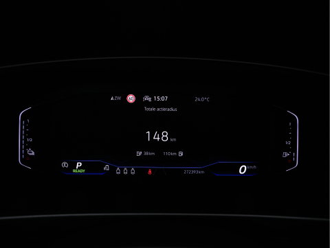 Volkswagen Tiguan 1.4 TSI eHybrid R-Line Business+ (Plug-in) (INCL-BTW) Aut. *LEATHER-FABRIC | FULL-LED | ADAPTIVE-CRUISE | CAMERA | DIGI-COCKPIT | KEYLESS | PRIVACY-GLASS | SPORTSEATS | SHIFTPADDLES | NAVI-FULLMAP | ECC | PDC | 19''ALU*