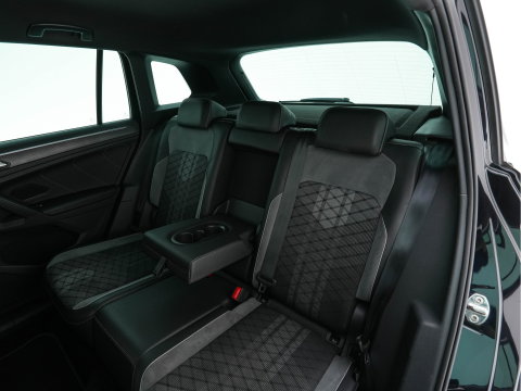 Volkswagen Tiguan 1.4 TSI eHybrid R-Line Business+ (Plug-in) (INCL-BTW) Aut. *LEATHER-FABRIC | FULL-LED | ADAPTIVE-CRUISE | CAMERA | DIGI-COCKPIT | KEYLESS | PRIVACY-GLASS | SPORTSEATS | SHIFTPADDLES | NAVI-FULLMAP | ECC | PDC | 19''ALU*