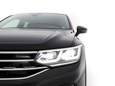 Volkswagen Tiguan 1.4 TSI eHybrid R-Line Business+ (Plug-in) (INCL-BTW) Aut. *LEATHER-FABRIC | FULL-LED | ADAPTIVE-CRUISE | CAMERA | DIGI-COCKPIT | KEYLESS | PRIVACY-GLASS | SPORTSEATS | SHIFTPADDLES | NAVI-FULLMAP | ECC | PDC | 19''ALU*