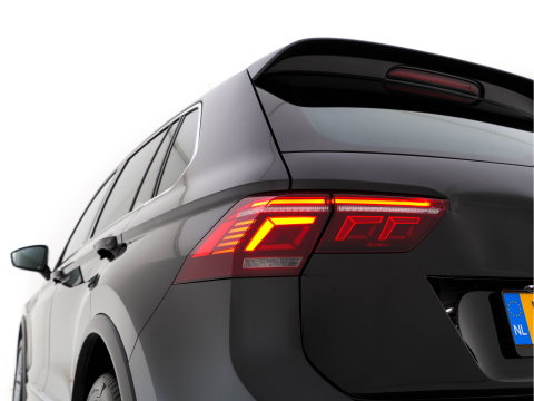 Volkswagen Tiguan 1.4 TSI eHybrid R-Line Business+ (Plug-in) (INCL-BTW) Aut. *LEATHER-FABRIC | FULL-LED | ADAPTIVE-CRUISE | CAMERA | DIGI-COCKPIT | KEYLESS | PRIVACY-GLASS | SPORTSEATS | SHIFTPADDLES | NAVI-FULLMAP | ECC | PDC | 19''ALU*