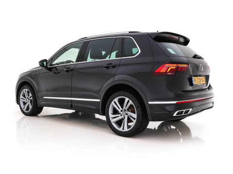 Volkswagen Tiguan 1.4 TSI eHybrid R-Line Business+ (Plug-in) (INCL-BTW) Aut. *LEATHER-FABRIC | FULL-LED | ADAPTIVE-CRUISE | CAMERA | DIGI-COCKPIT | KEYLESS | PRIVACY-GLASS | SPORTSEATS | SHIFTPADDLES | NAVI-FULLMAP | ECC | PDC | 19''ALU*