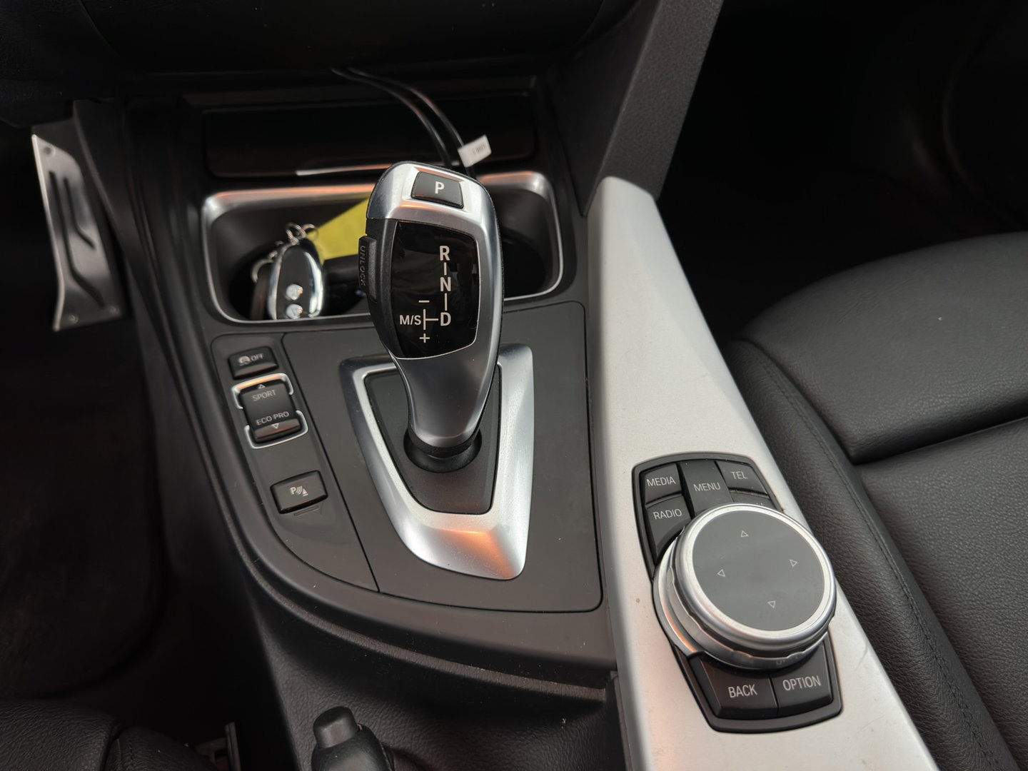 BMW 3-serie 320i Executive Aut. *FULL-LEATHER | SPORT-SEATS | NAVI-FULLMAP | ECC | PDC | CRUISE | 18''ALU*