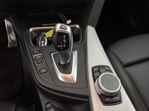 BMW 3-serie 320i Executive Aut. *FULL-LEATHER | SPORT-SEATS | NAVI-FULLMAP | ECC | PDC | CRUISE | 18''ALU*