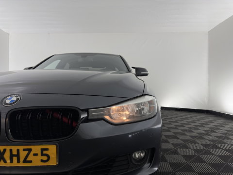 BMW 3-serie 320i Executive Aut. *FULL-LEATHER | SPORT-SEATS | NAVI-FULLMAP | ECC | PDC | CRUISE | 18''ALU*