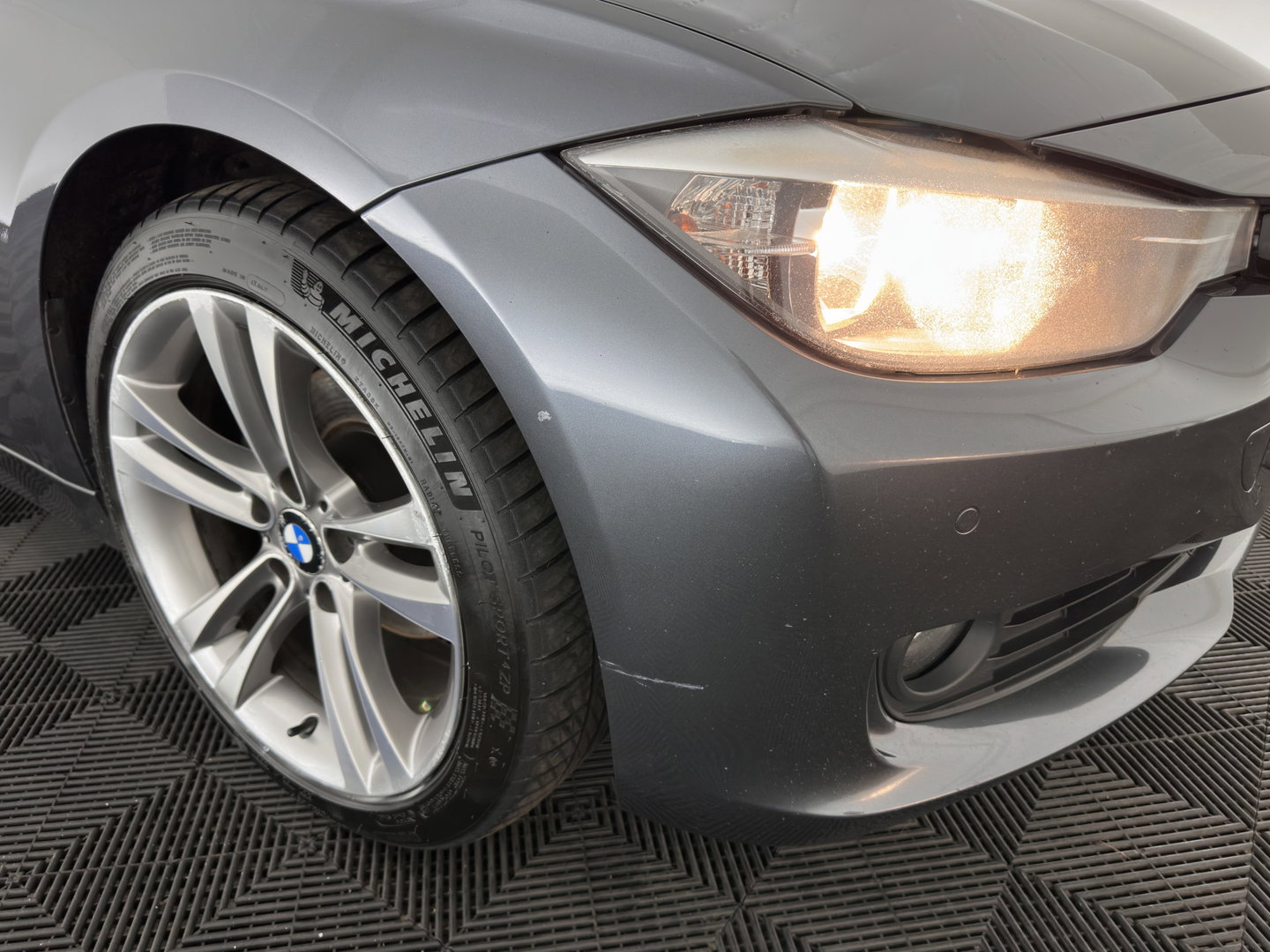 BMW 3-serie 320i Executive Aut. *FULL-LEATHER | SPORT-SEATS | NAVI-FULLMAP | ECC | PDC | CRUISE | 18''ALU*