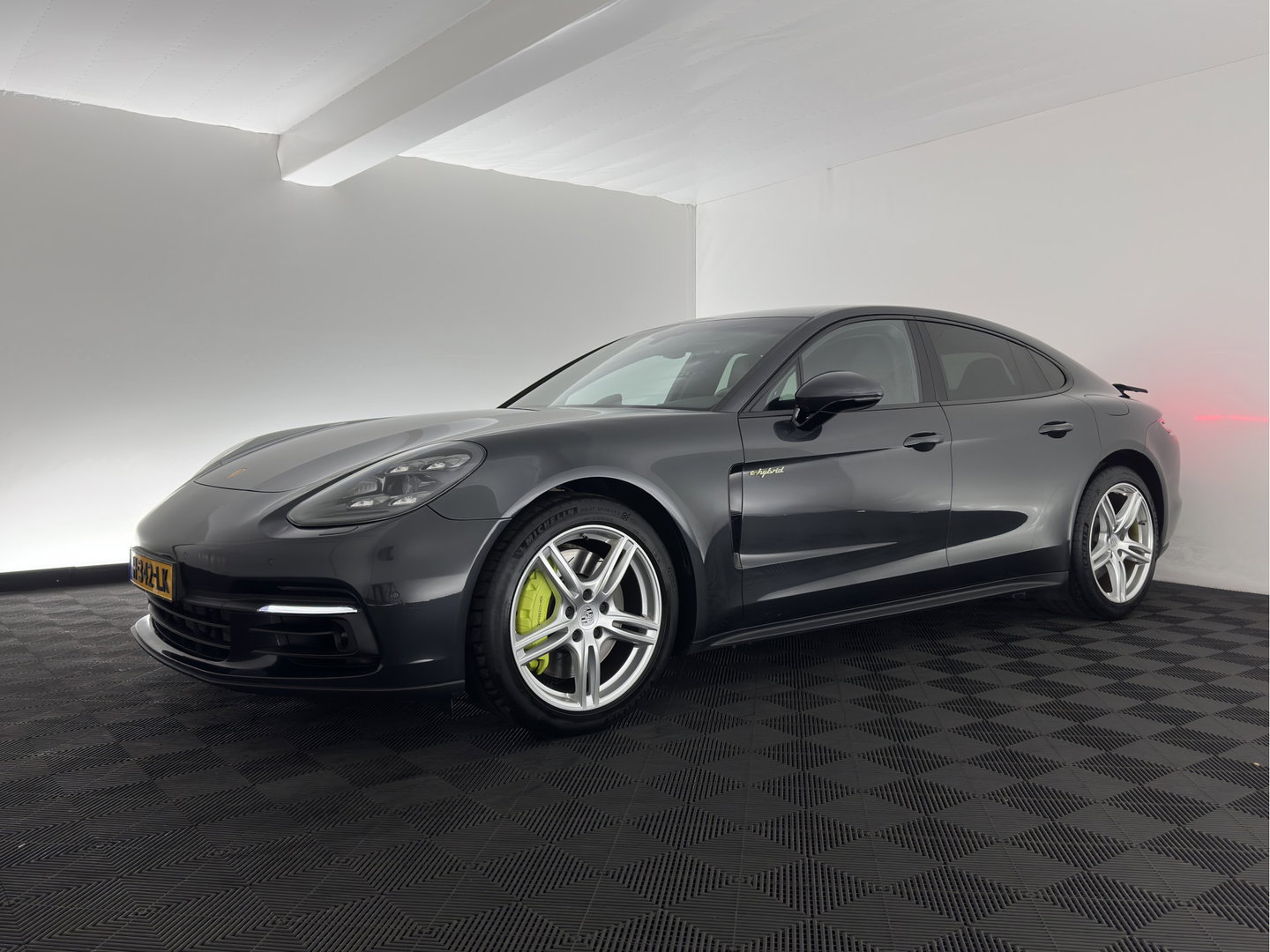 Porsche Panamera 2.9 4 E-Hybrid (Plug-in) {SoH-99%) Aut. *SPORT-CHRONO | LEATHER | BOSE-AUDIO |  FULL-LED | SOFTCLOSE | ADAPTIVE-CRUISE | BLINDSPOT | MEMORY-PACK | HEATED-SPORTSEATS | CARBON | CAMERA | DIGI-COCKPIT | PRIVACY-GLASS | 20''ALU*