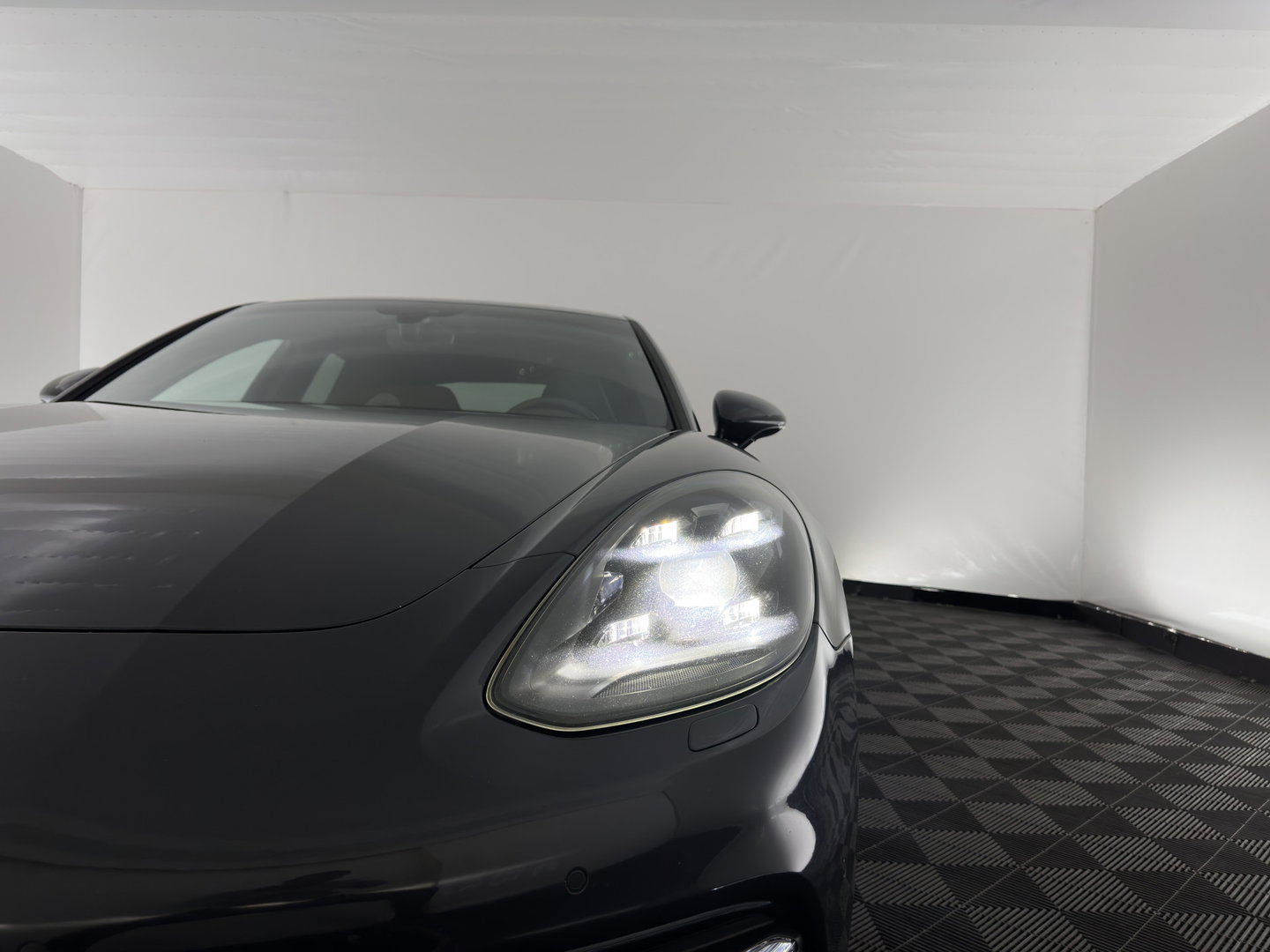 Porsche Panamera 2.9 4 E-Hybrid (Plug-in) {SoH-99%) Aut. *SPORT-CHRONO | LEATHER | BOSE-AUDIO |  FULL-LED | SOFTCLOSE | ADAPTIVE-CRUISE | BLINDSPOT | MEMORY-PACK | HEATED-SPORTSEATS | CARBON | CAMERA | DIGI-COCKPIT | PRIVACY-GLASS | 20''ALU*
