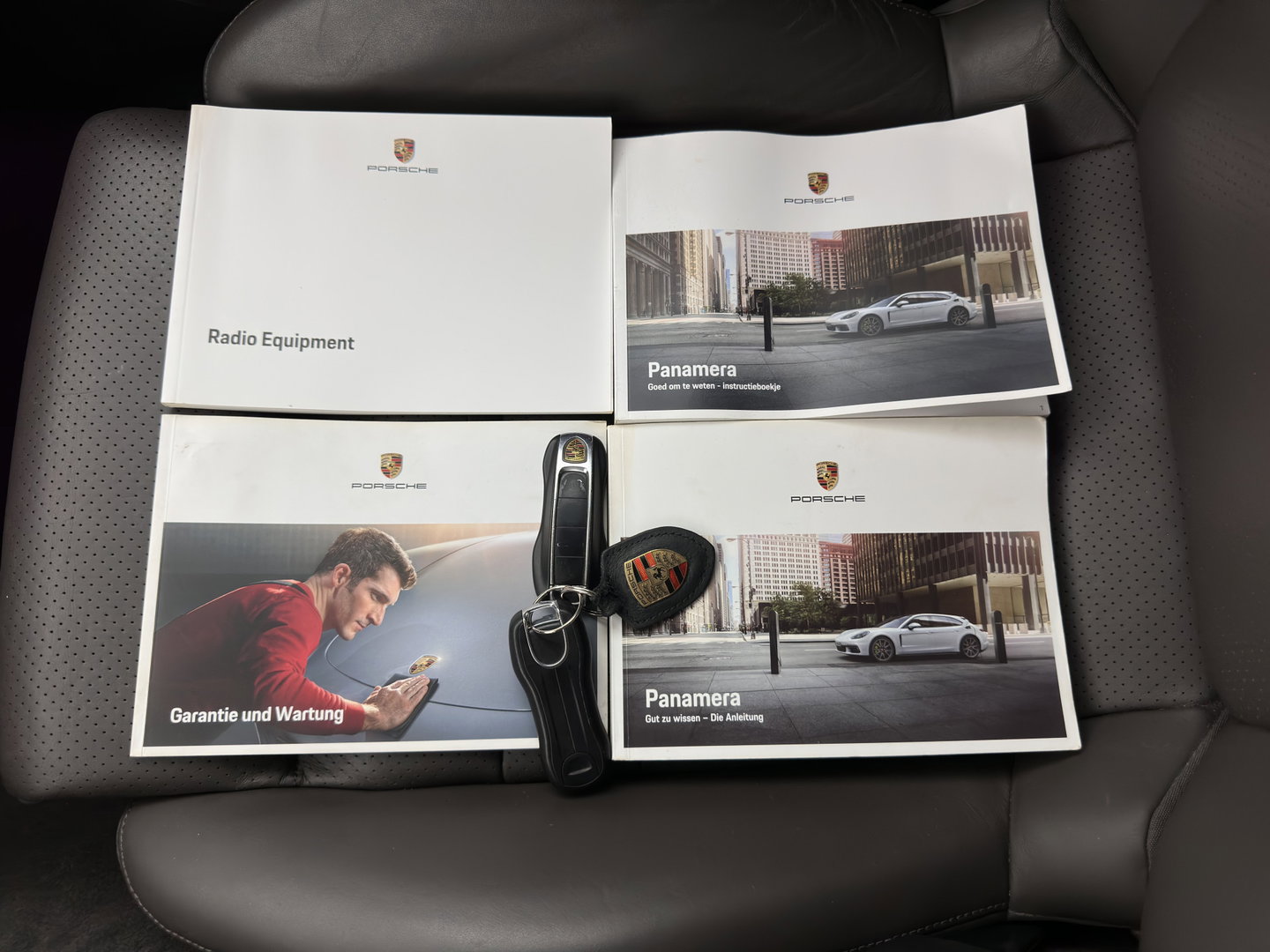 Porsche Panamera 2.9 4 E-Hybrid (Plug-in) {SoH-99%) Aut. *SPORT-CHRONO | LEATHER | BOSE-AUDIO |  FULL-LED | SOFTCLOSE | ADAPTIVE-CRUISE | BLINDSPOT | MEMORY-PACK | HEATED-SPORTSEATS | CARBON | CAMERA | DIGI-COCKPIT | PRIVACY-GLASS | 20''ALU*