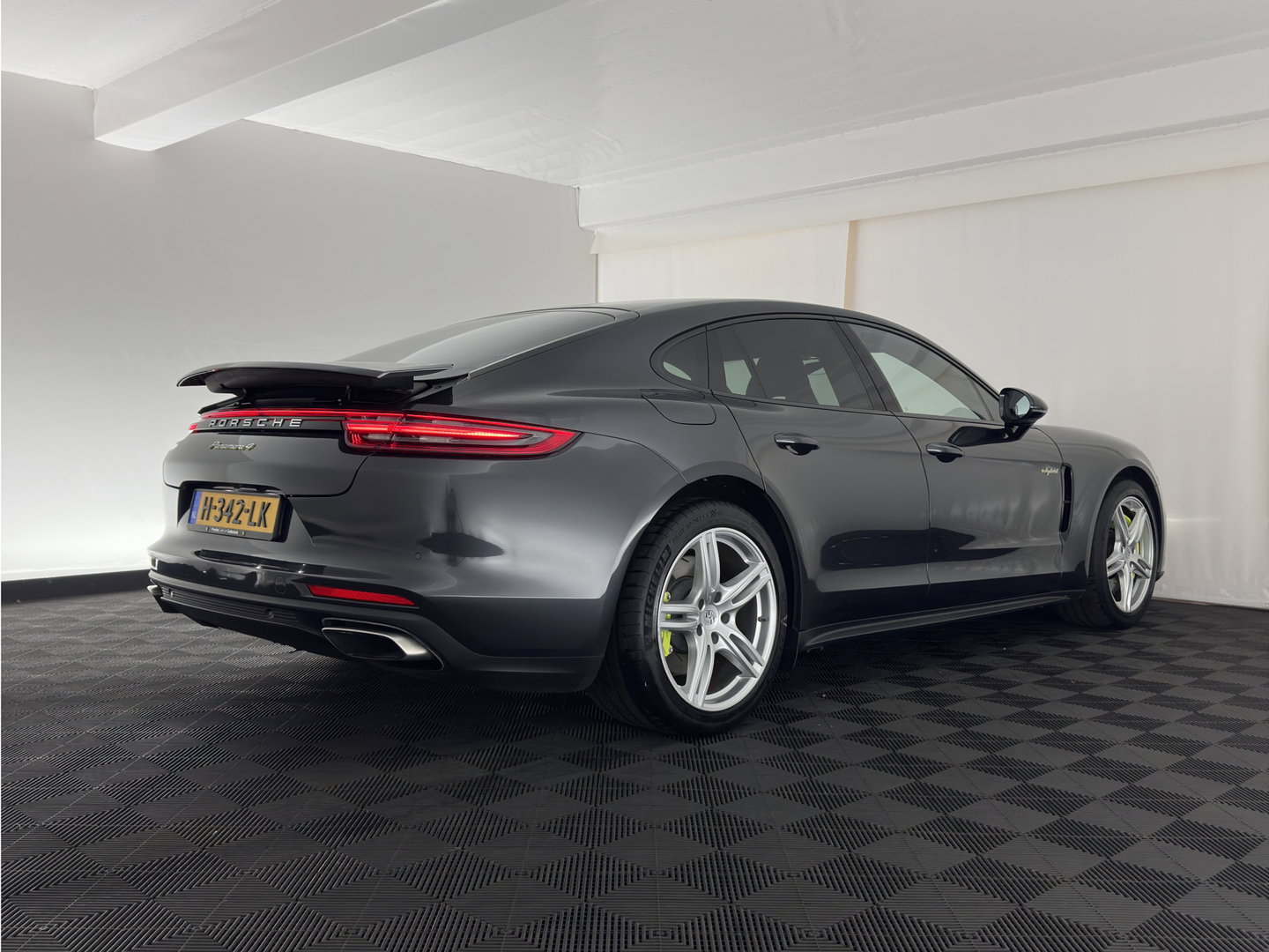 Porsche Panamera 2.9 4 E-Hybrid (Plug-in) {SoH-99%) Aut. *SPORT-CHRONO | LEATHER | BOSE-AUDIO |  FULL-LED | SOFTCLOSE | ADAPTIVE-CRUISE | BLINDSPOT | MEMORY-PACK | HEATED-SPORTSEATS | CARBON | CAMERA | DIGI-COCKPIT | PRIVACY-GLASS | 20''ALU*