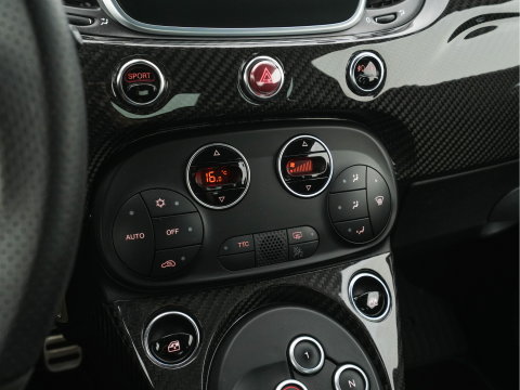 Abarth 695 1.4 T-Jet Competizione 70th Anniversary ( One of 1958 ! ) (INCL-BTW) Aut. *AKRAPOVIC-EXHAUST | RECARO-SPORTSEATS | XENON | NAVI-FULLMAP | BREMBO-BRAKES | CARBON | SHIFTPADDLES | DIGI-COCKPIT | DAB+ | ECC | PDC | CRUISE | 17''ALU*