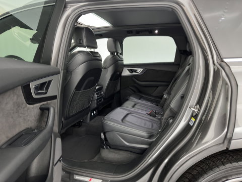 Audi Q7 3.0 TDI e-tron Quattro Sport (Plug-in) *PANO | LEATHER | FULL-LED | MEMORY-PACK | BOSE-AUDIO | CAMERA | DIGI-COCKPIT | HEATED-COMFORTSEATS | NAVI-FULLMAP | AIRSUSPENSION | PRIVACY-GLASS | SHIFTPADDLES | HEAD-UP | TOWBAR | 22''ALU*